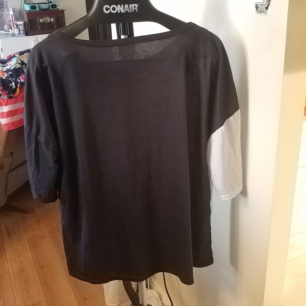 Floral Short Sleeve Tee - Black & White 3X - Picture 5 of 7
